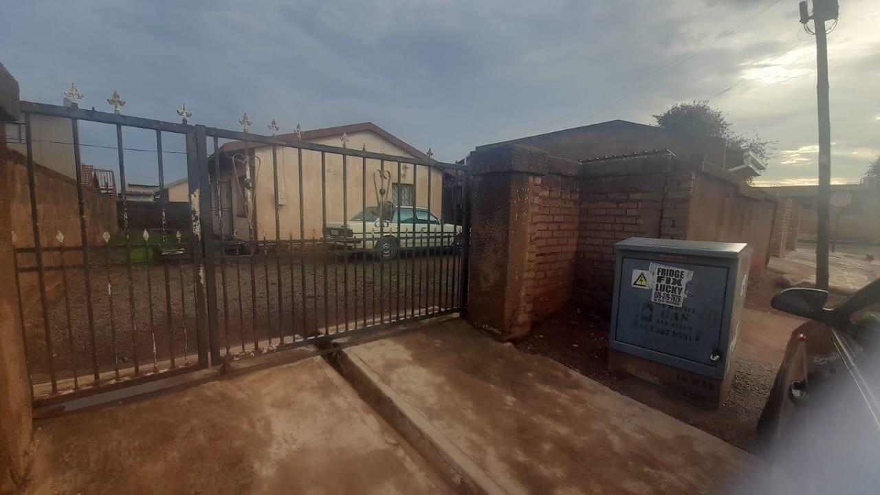2 Bedroom House in Naledi