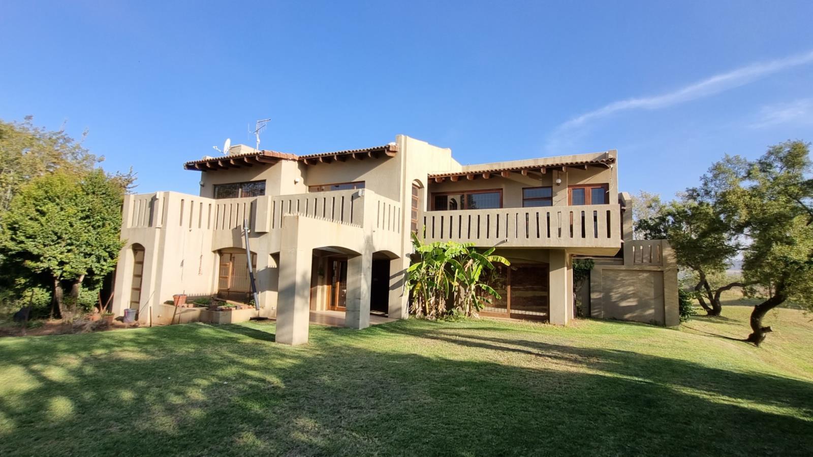 4 Bedroom House in Mooiplaats AH