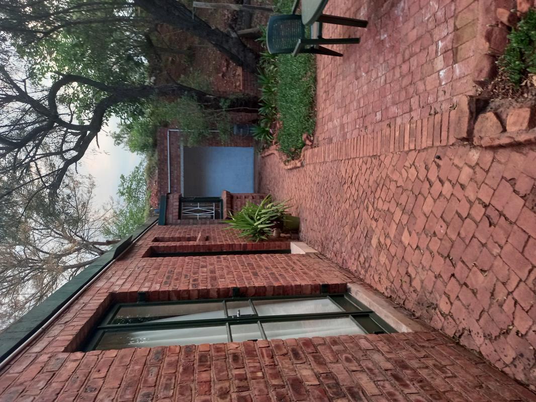 1 Bedroom Garden Cottage in Melodie