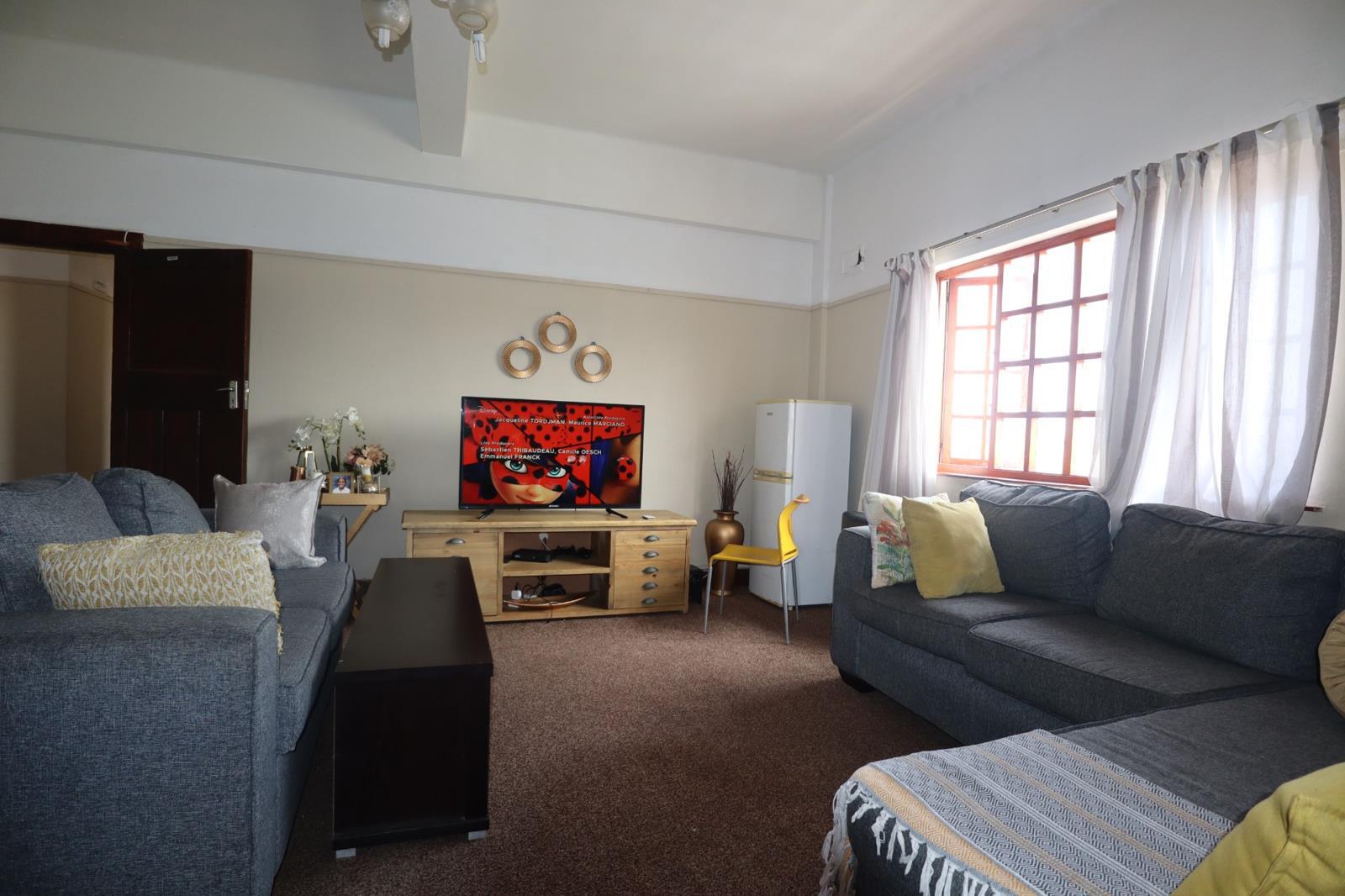 3 Bedroom Apartment in Quigney