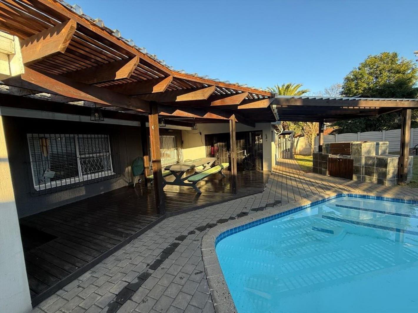 3 Bedroom House in Van Riebeeck Park