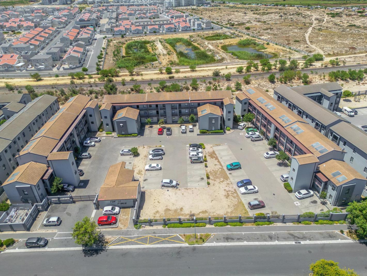 2 Bedroom Apartment in Parklands