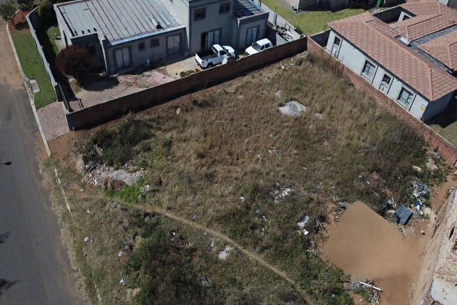 810 m² Land available in Middelburg Central