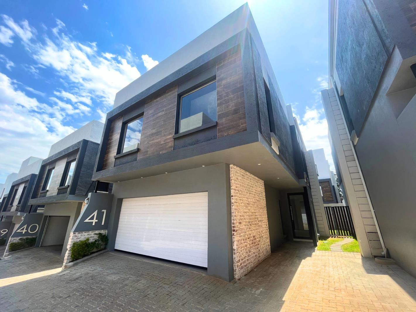 4 Bedroom House in Bryanston