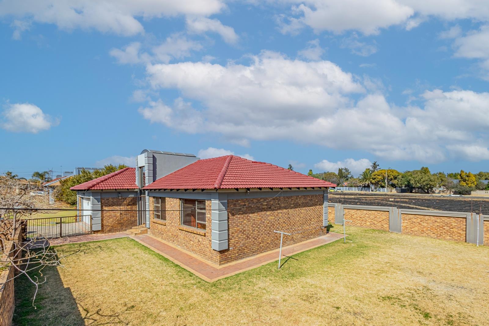 3 Bedroom Cluster in Brackenhurst