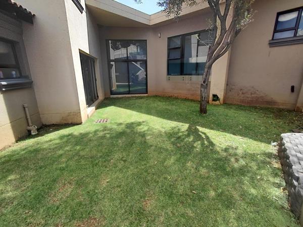 4 Bedroom House in Roodekrans
