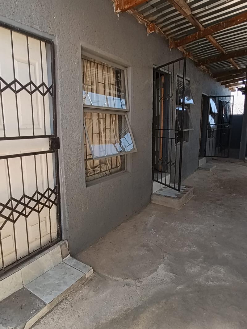 11 Bedroom House in Soshanguve L