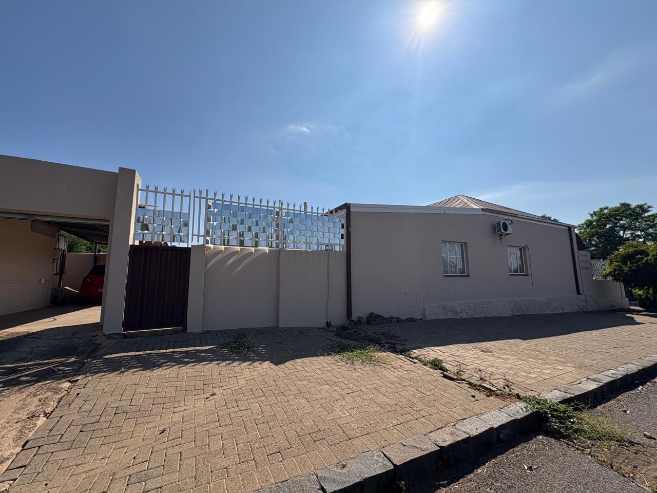 3 Bedroom House in Beaconsfield