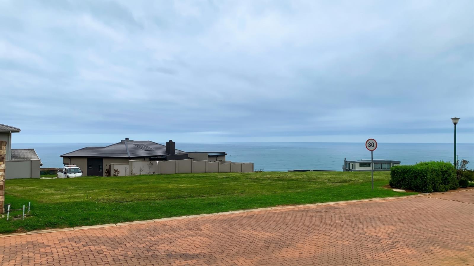 601 m² Land available in Le Grand Estate