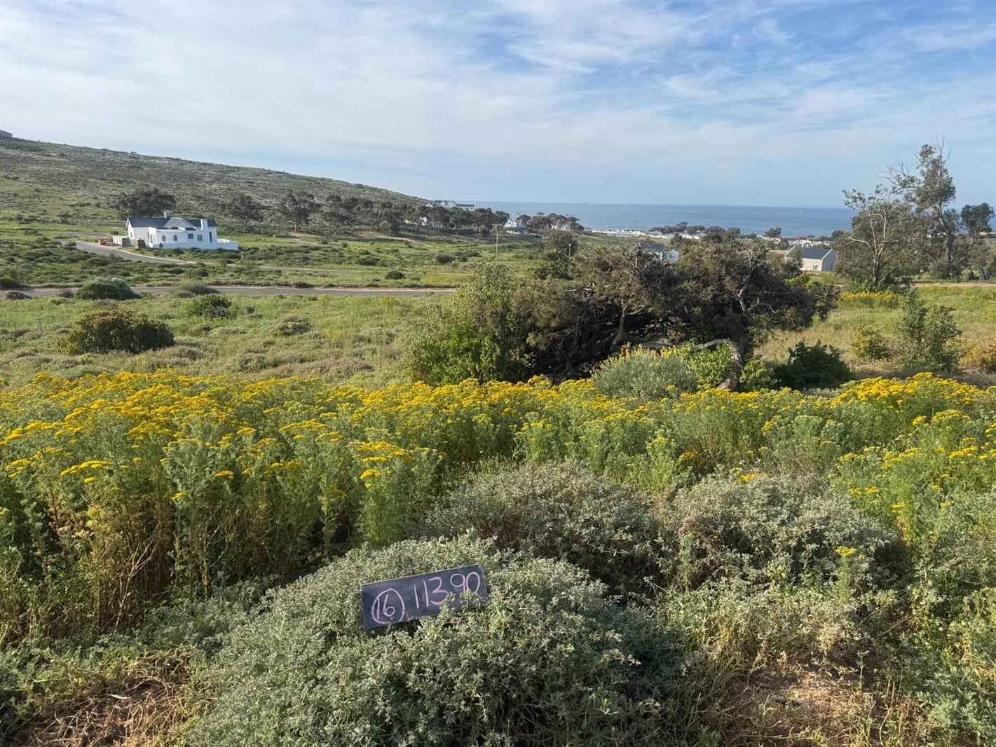 400 m² Land available in St Helena Views