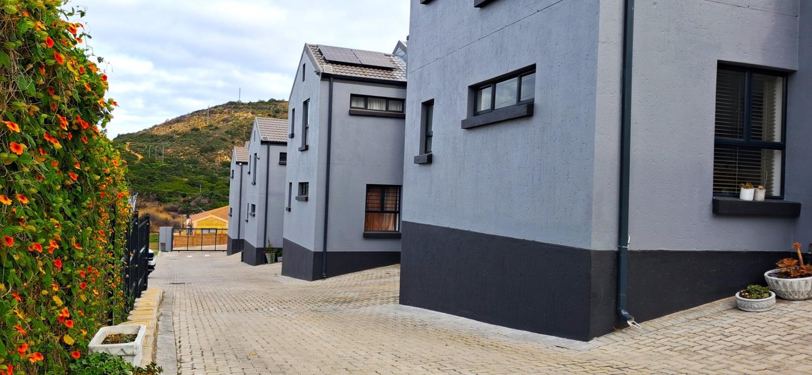 2 Bedroom Townhouse in Island View