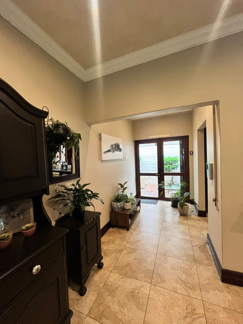 2 Bedroom Duplex in Waterkloof