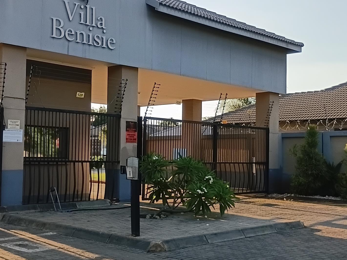 3 Bedroom Simplex in Akasia