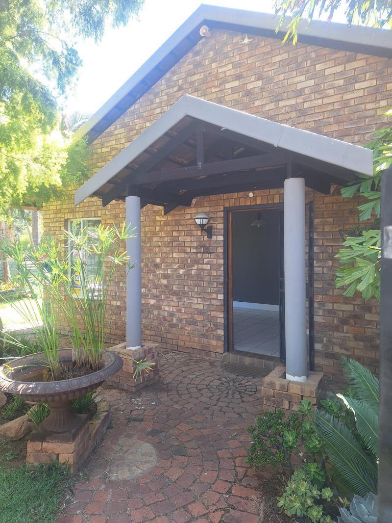 2 Bedroom House in Theresapark