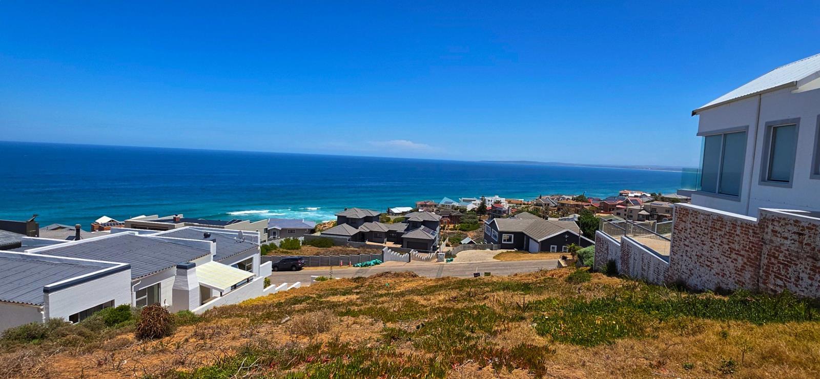 880 m² Land available in Dana Bay