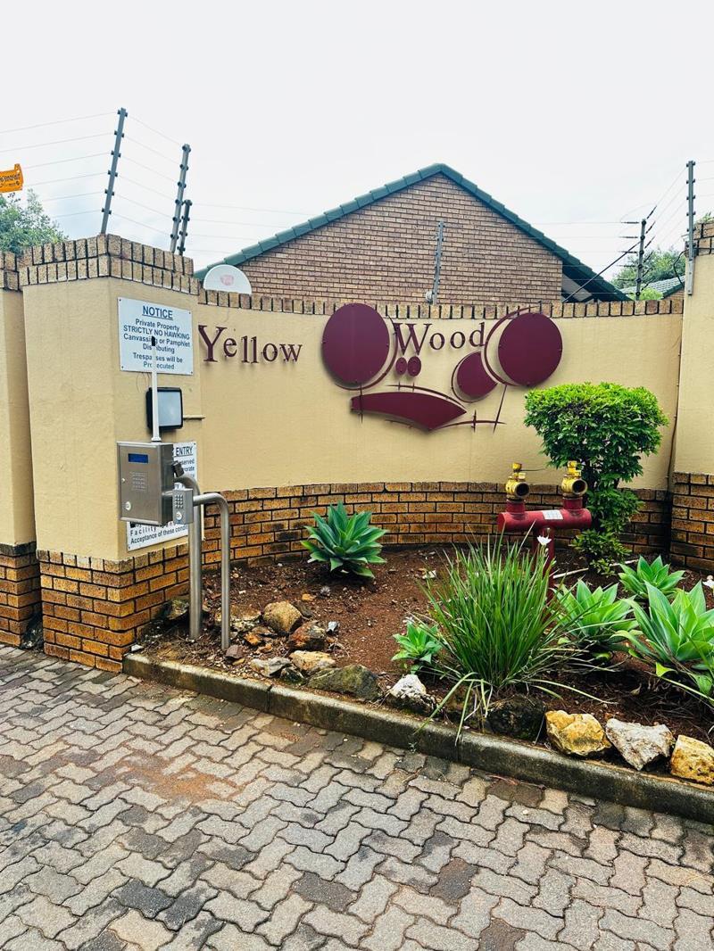 2 Bedroom House in Die Hoewes