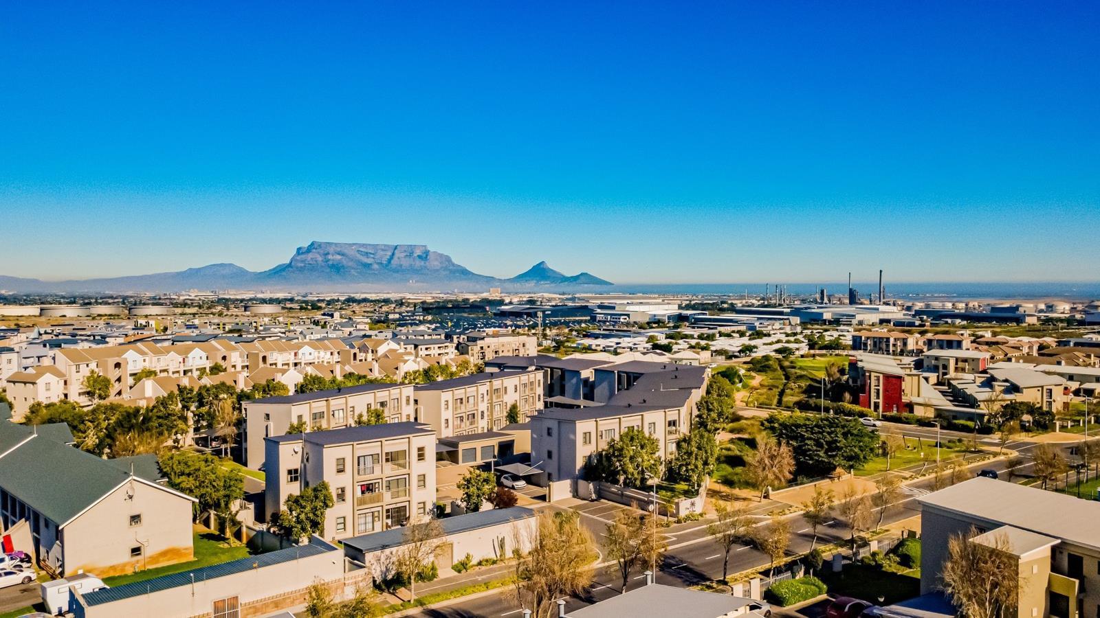 2 Bedroom Apartment in Burgundy Estate