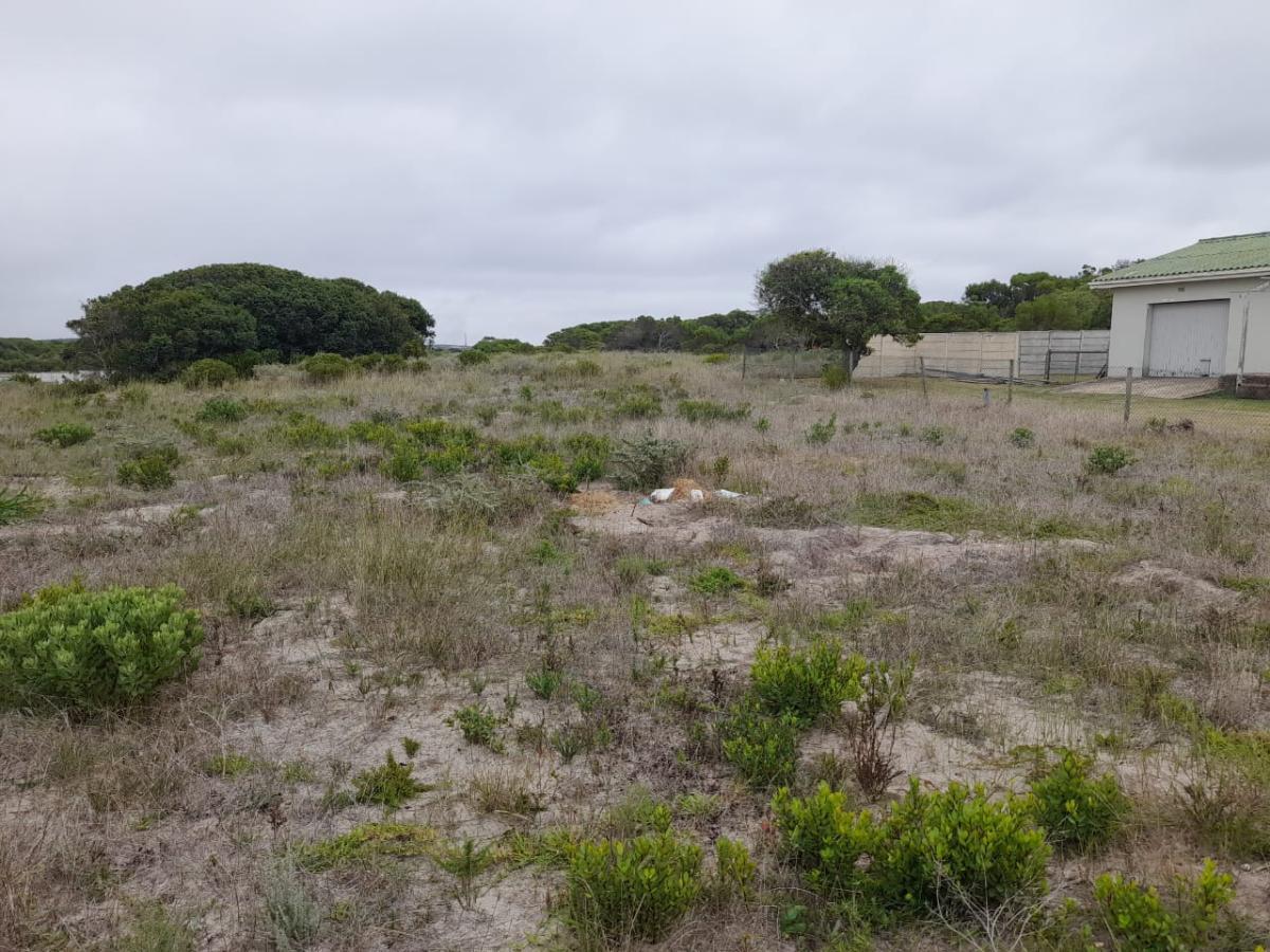 768 m² Land available in Kleinbaai