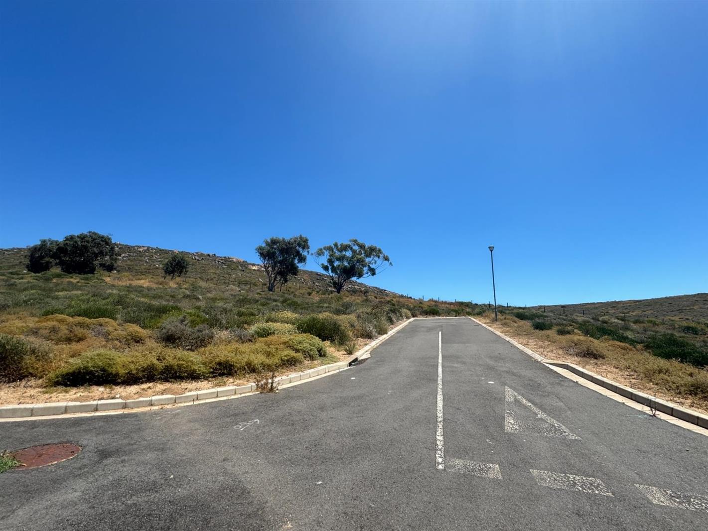 500 m² Land available in St Helena Views