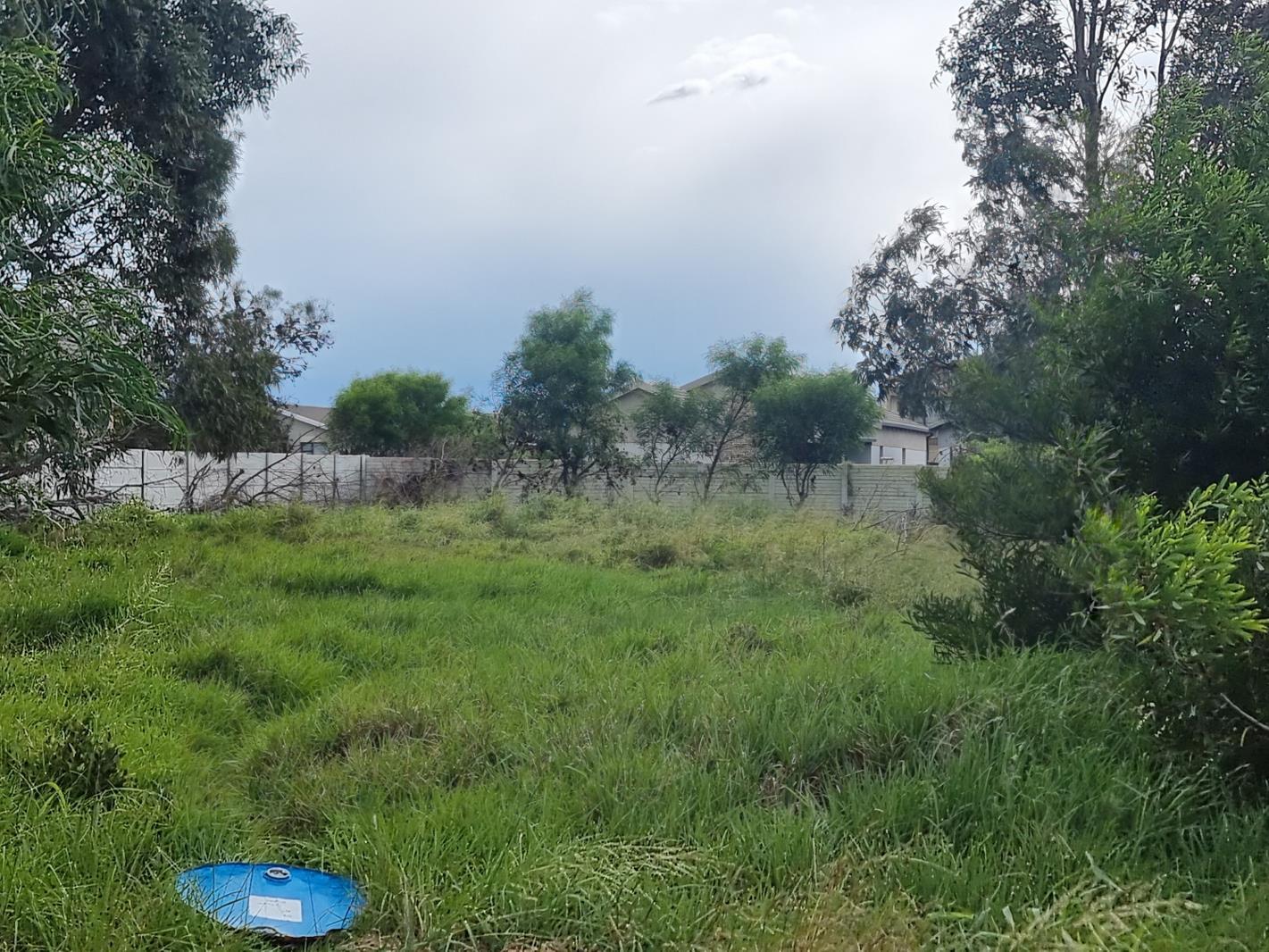 904 m² Land available in Fairview