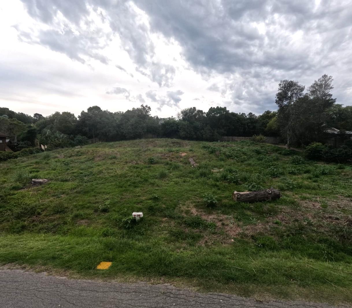 1 682 m² Land available in Hunters Home