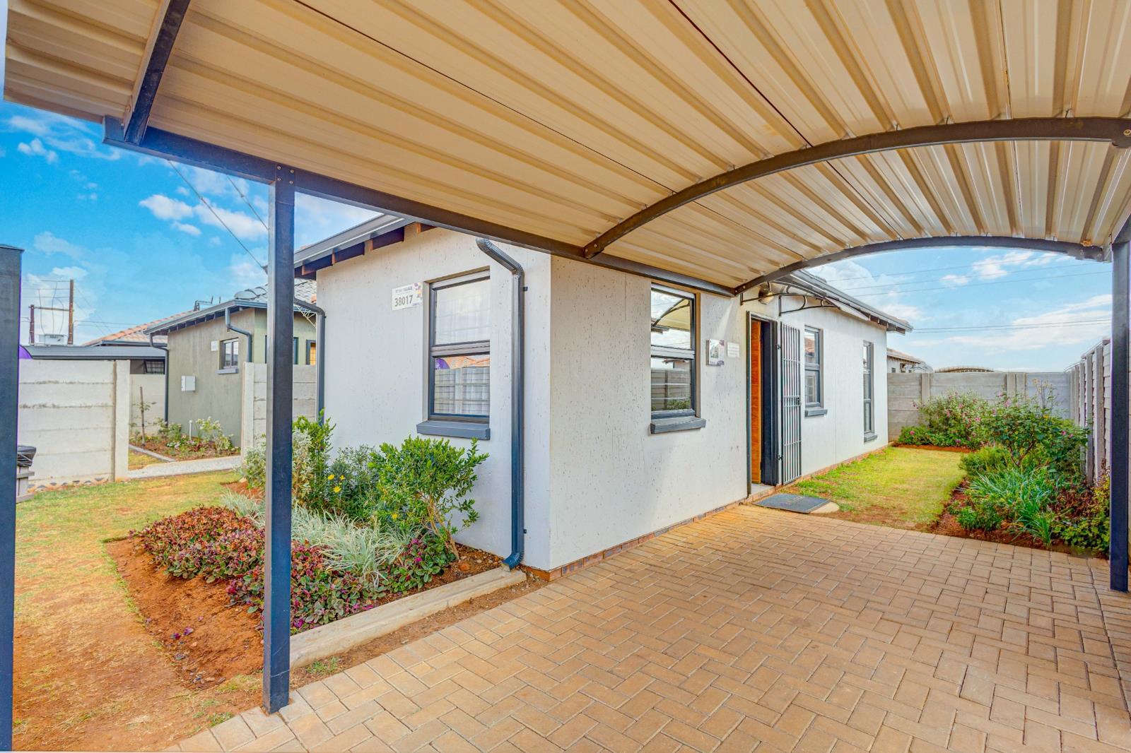 4 Bedroom House in Protea Glen