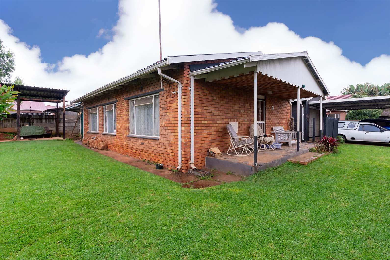 4 Bedroom House in Klopperpark