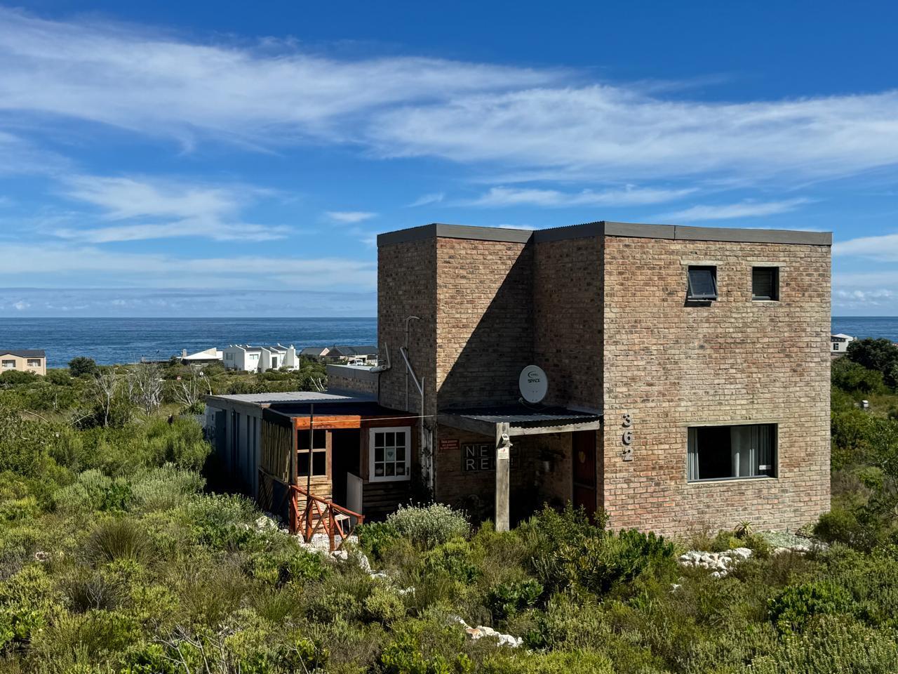 2 Bedroom House in Bettys Bay