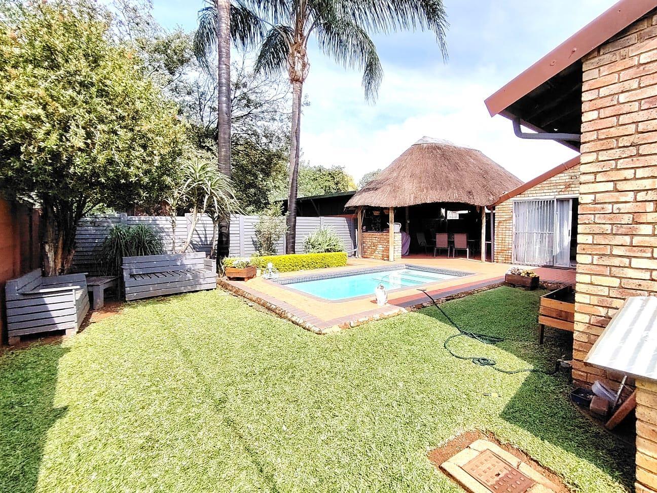 3 Bedroom Duet in Doornpoort
