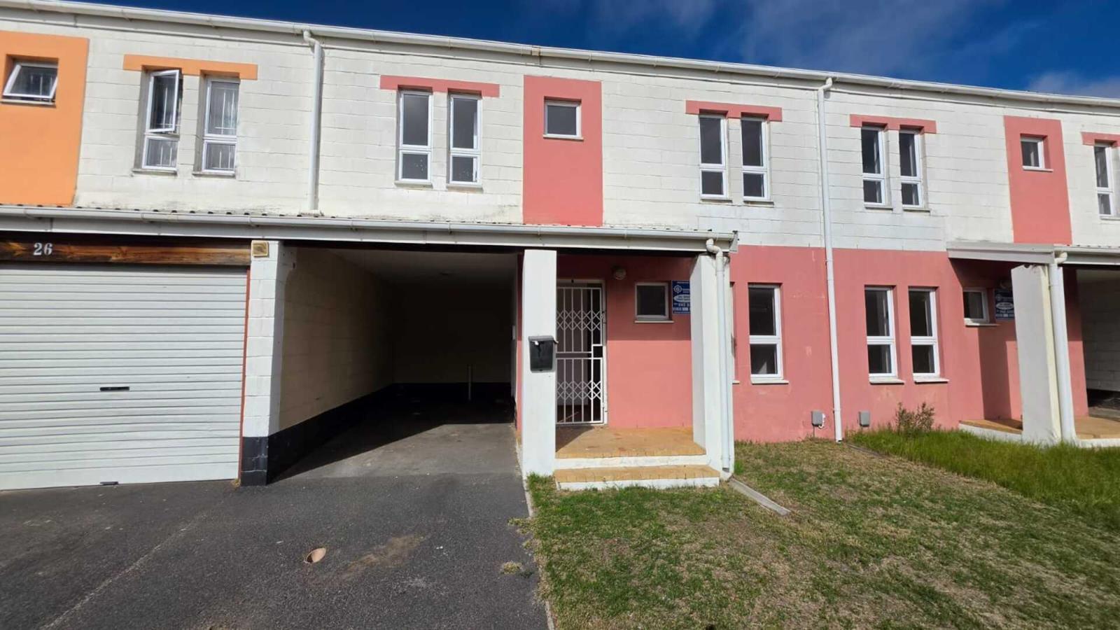 3 Bedroom Townhouse in Ruyterwacht