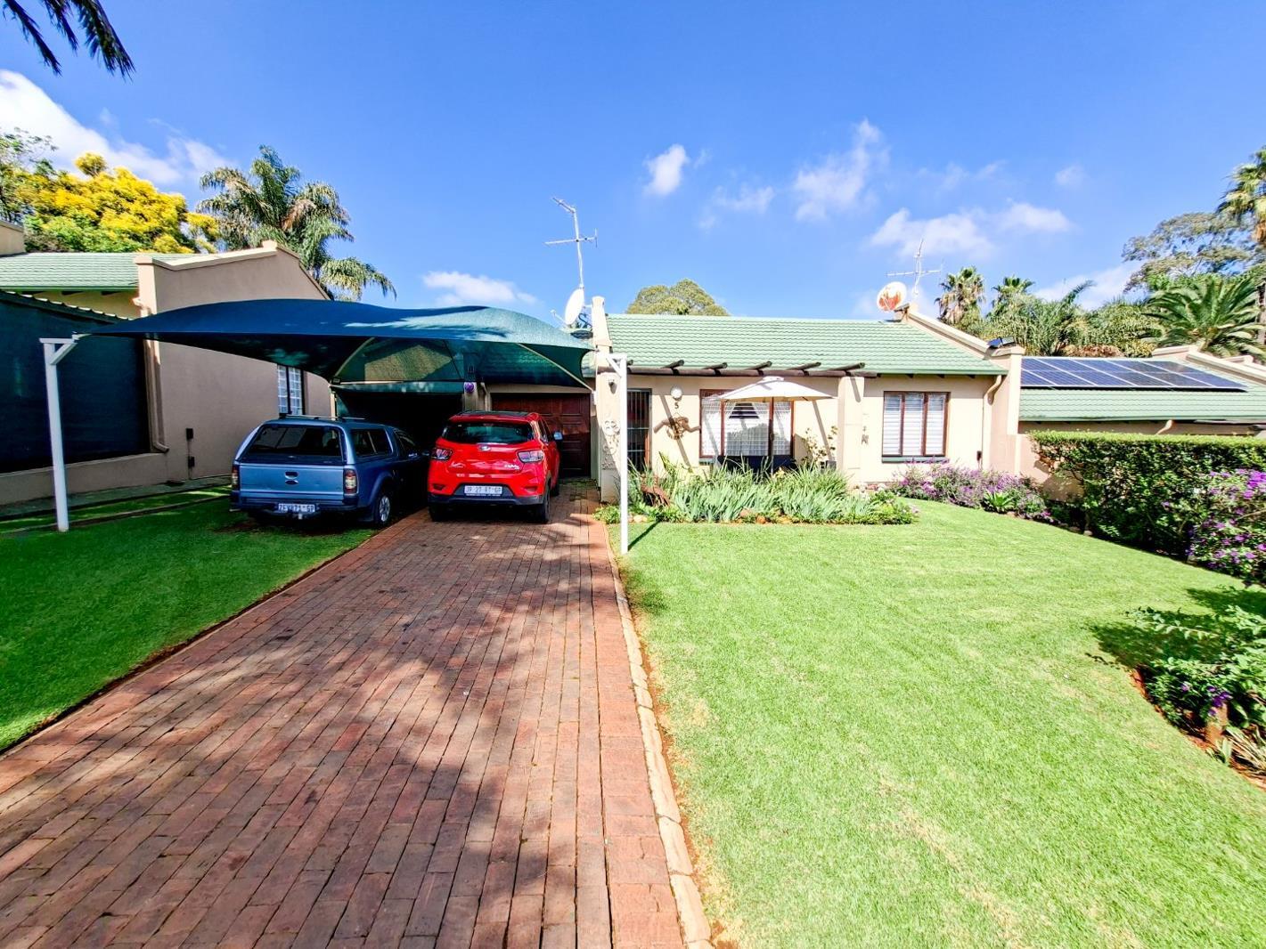 2 Bedroom Townhouse in Noordheuwel