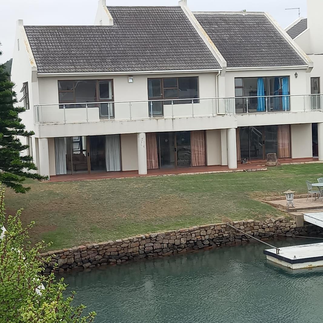 7 Bedroom House in Royal Alfred Marina