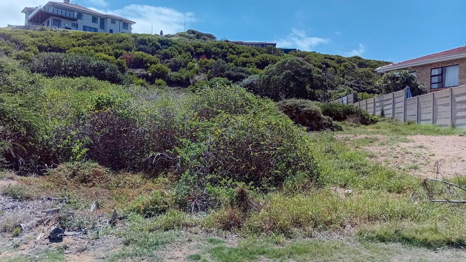 685 m² Land available in Dana Bay
