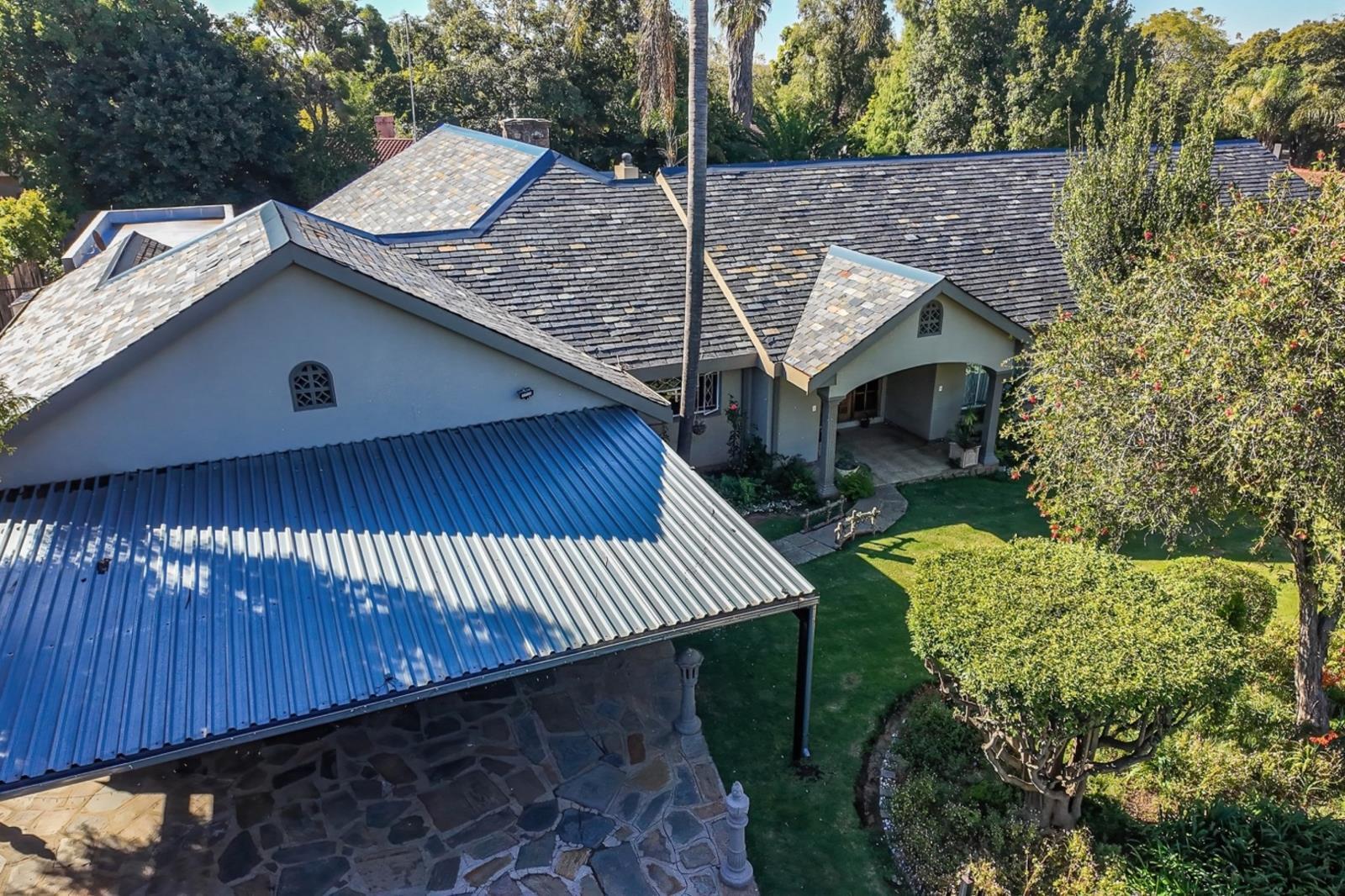 4 Bedroom House in Libradene