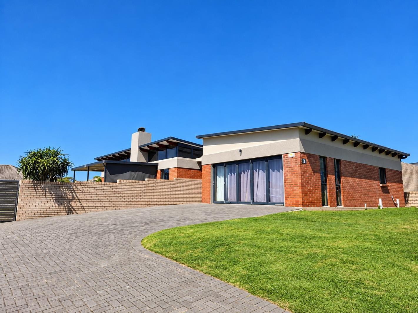4 Bedroom House in Lorraine