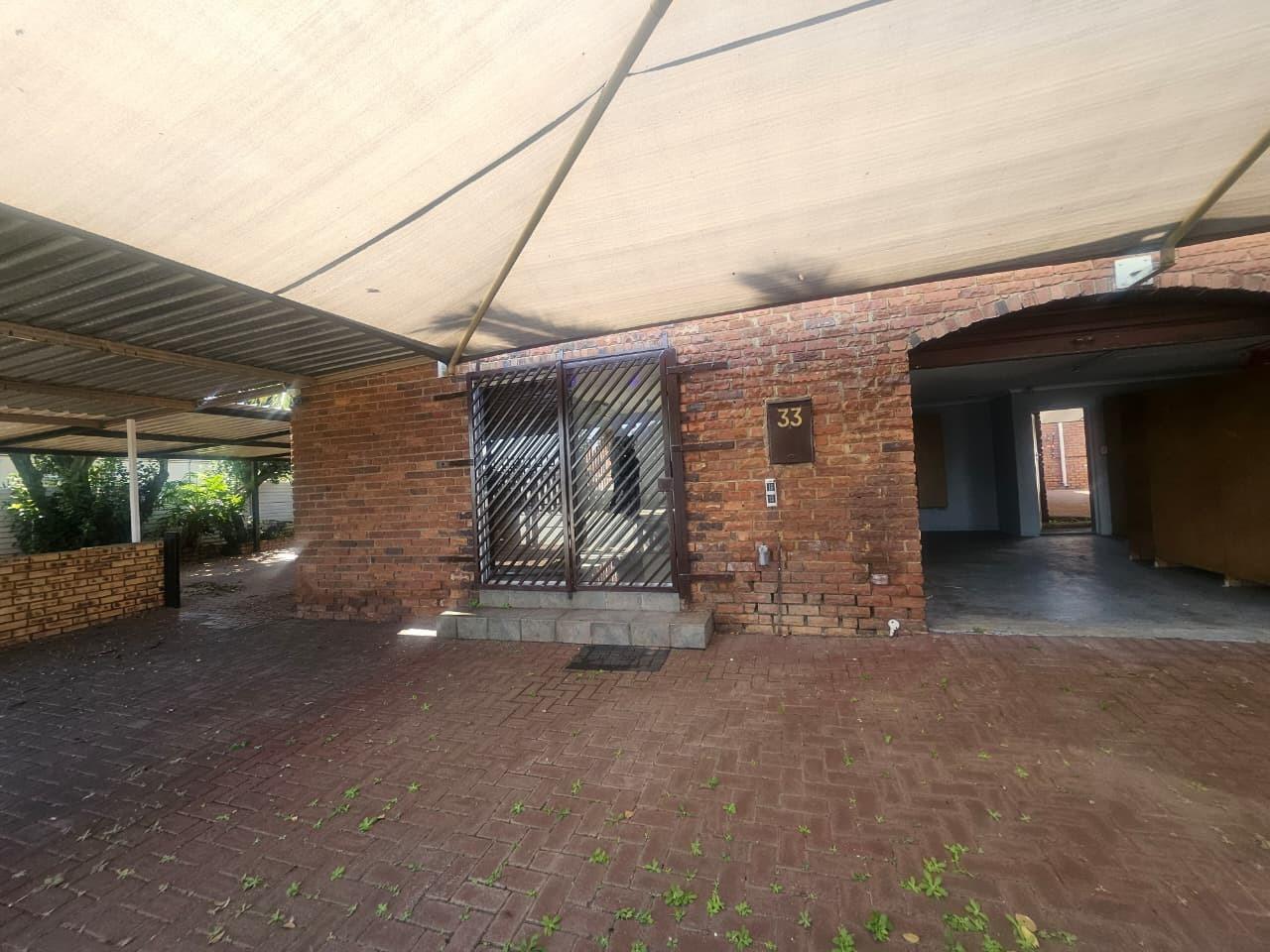 3 Bedroom House in Brackendowns