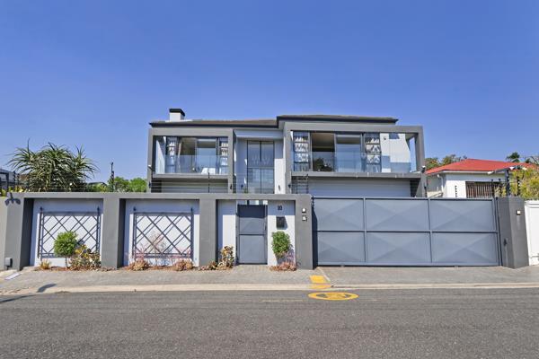 5 Bedroom House in Claremont