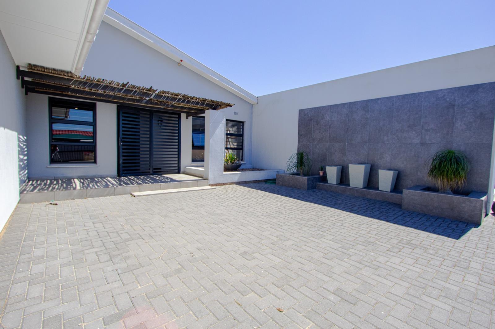 4 Bedroom House in Velddrif