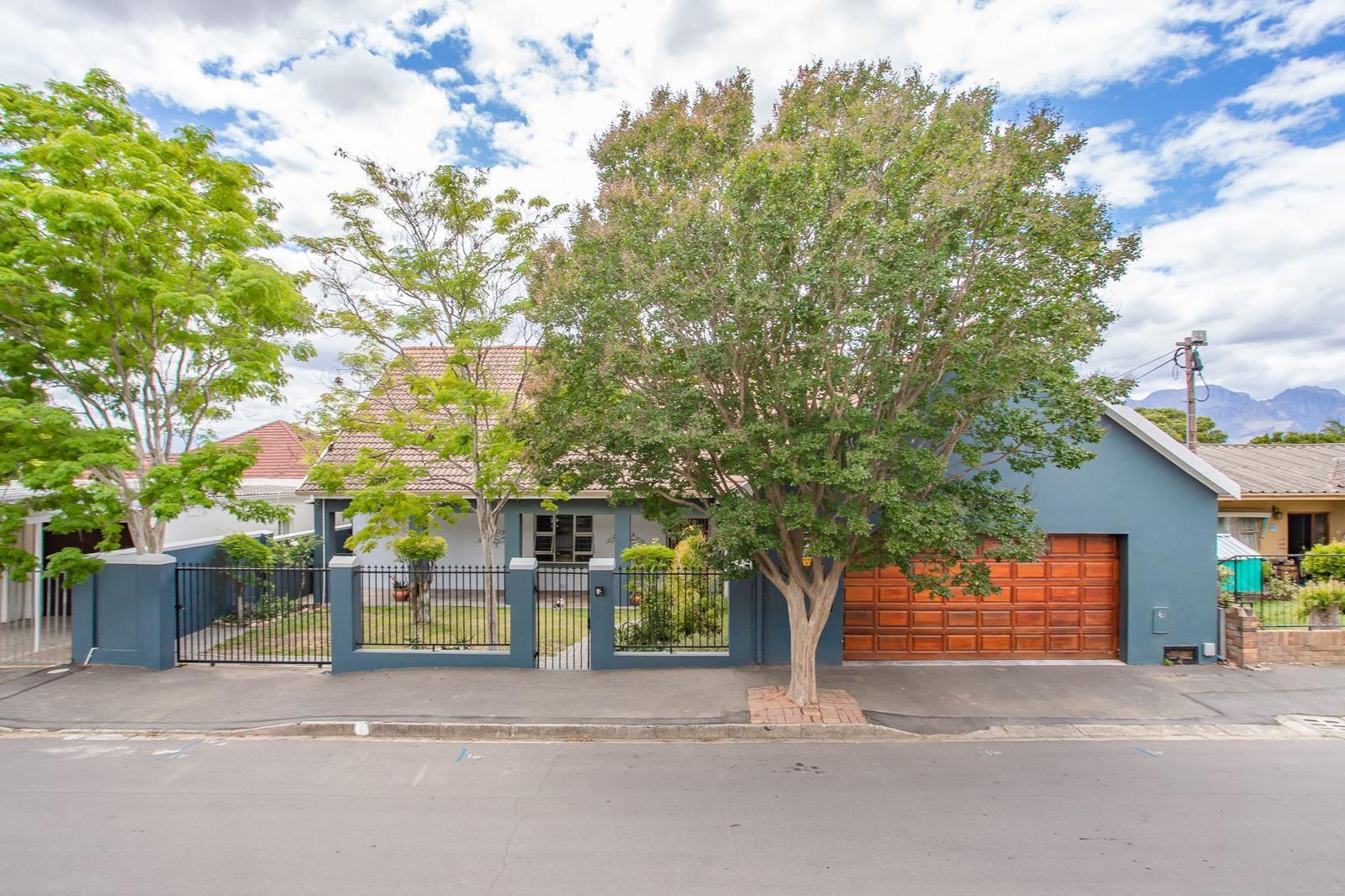 4 Bedroom House in Groenvlei