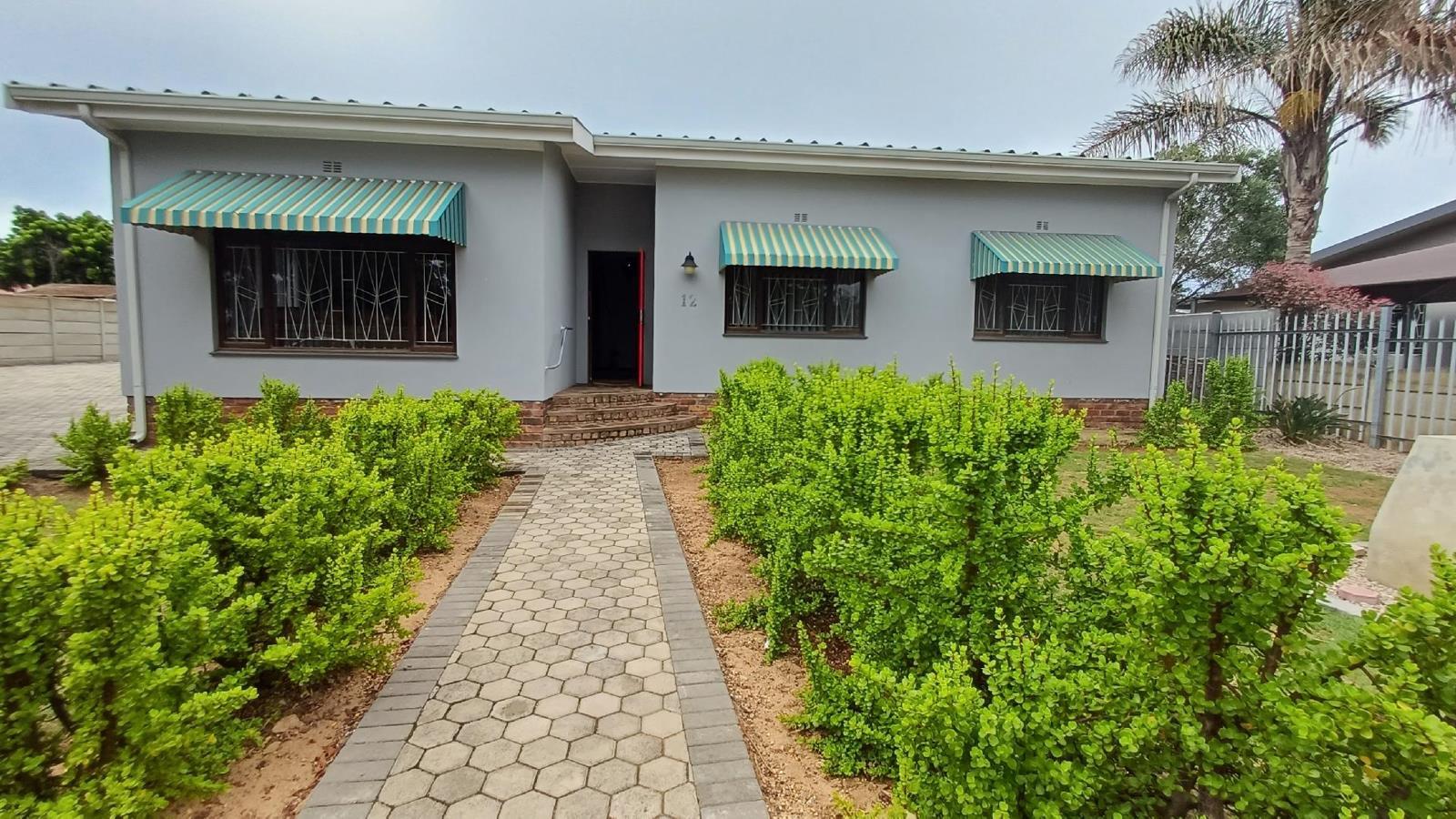 4 Bedroom House in Hartenbos