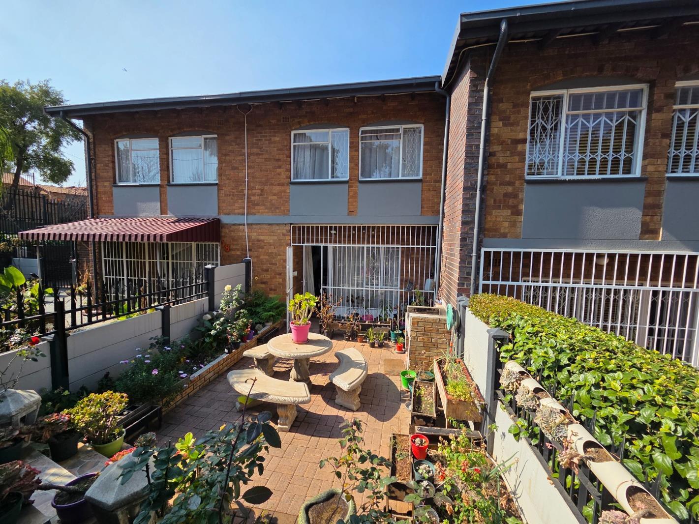 2 Bedroom Townhouse in Southcrest