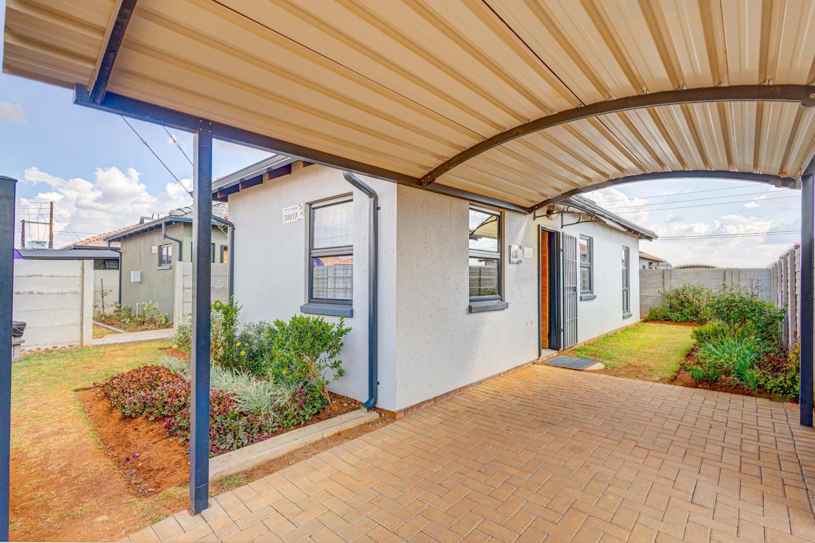 3 Bedroom House in Meadowlands