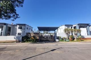 2 Bedroom Apartment in Bryanston East