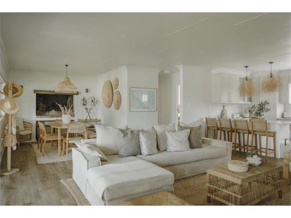 5 Bedroom House in Stilbaai Wes