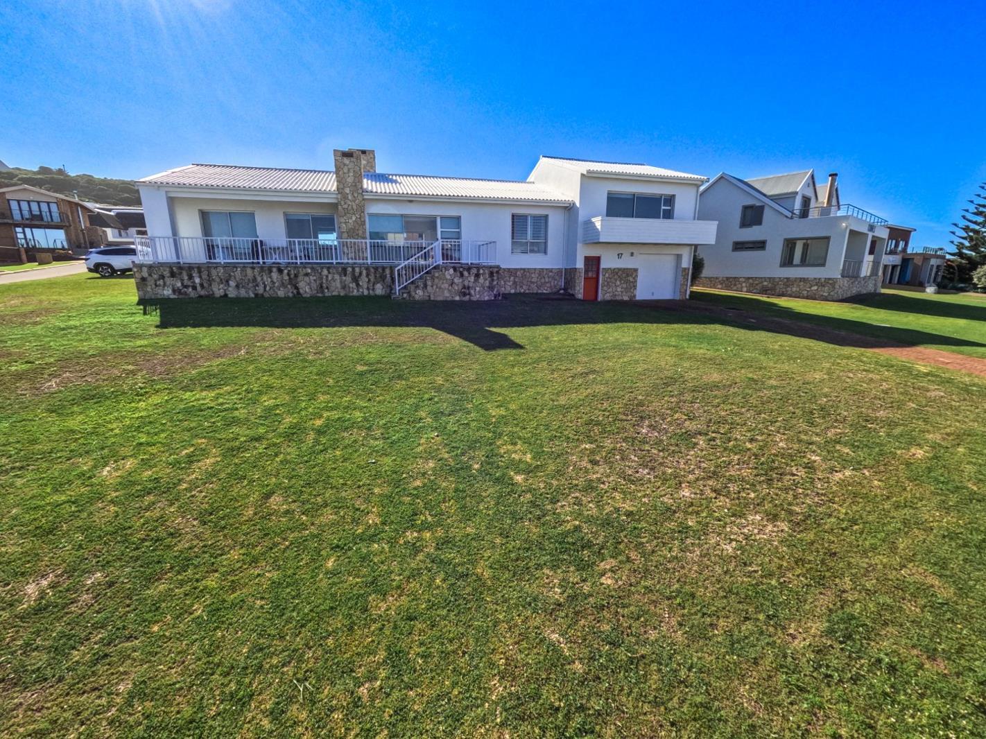 4 Bedroom House in Jongensfontein
