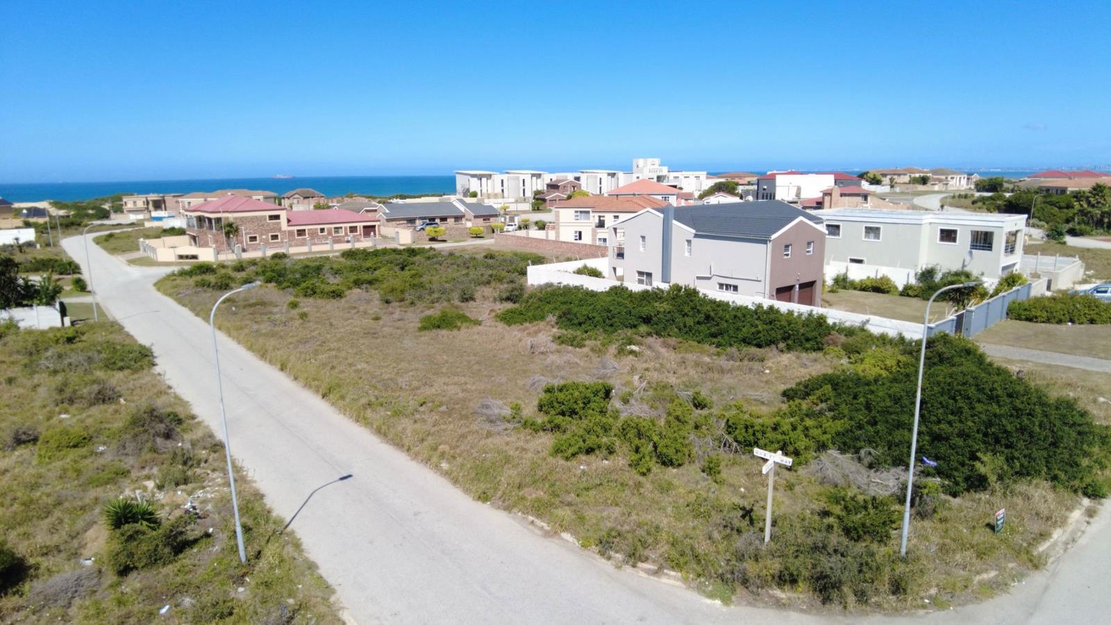 795 m² Land available in Bluewater Bay