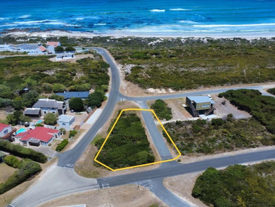 1 368 m² Land available in Pearly Beach