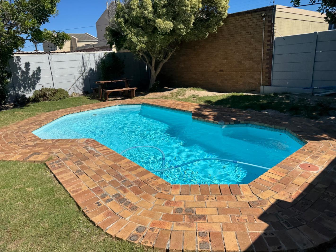 2 Bedroom Apartment in Table View