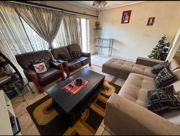 4 Bedroom House in Verwoerdpark