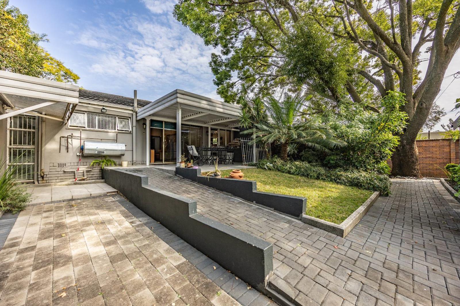 6 Bedroom House in Brooklyn